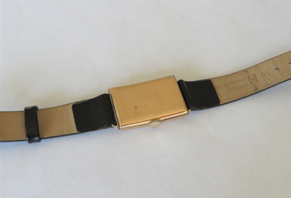 Mid-size 9ct gold Art Deco wrist watch, 1933 View IV