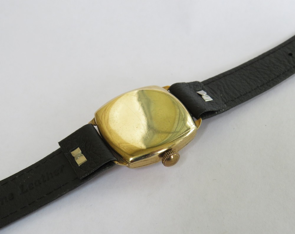 Gents 1930s 9ct gold Waltham wrist watch View V