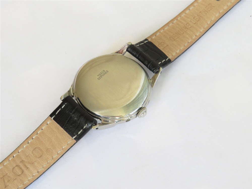 Gents 1950s Leonidas triple date wrist watch View IV