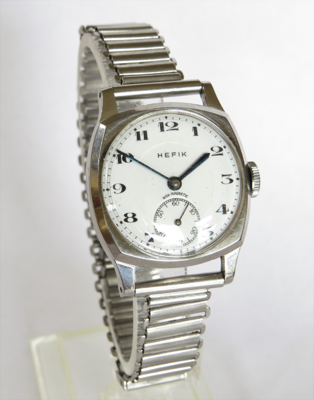 Gents 1940s Hefik watch, Bonklip strap View II