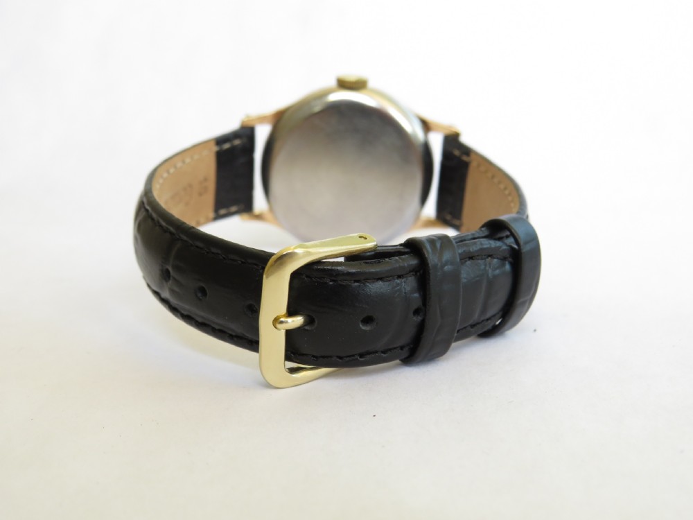 Gents 1950s Smiths De Luxe wrist watch View III