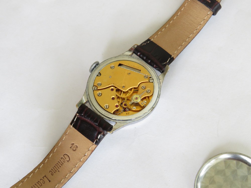 Gents Smiths De Luxe wrist watch View III