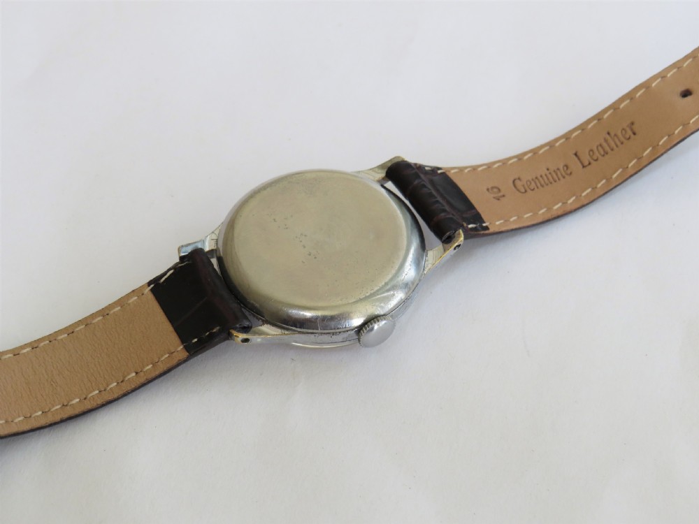 Gents Smiths De Luxe wrist watch View V