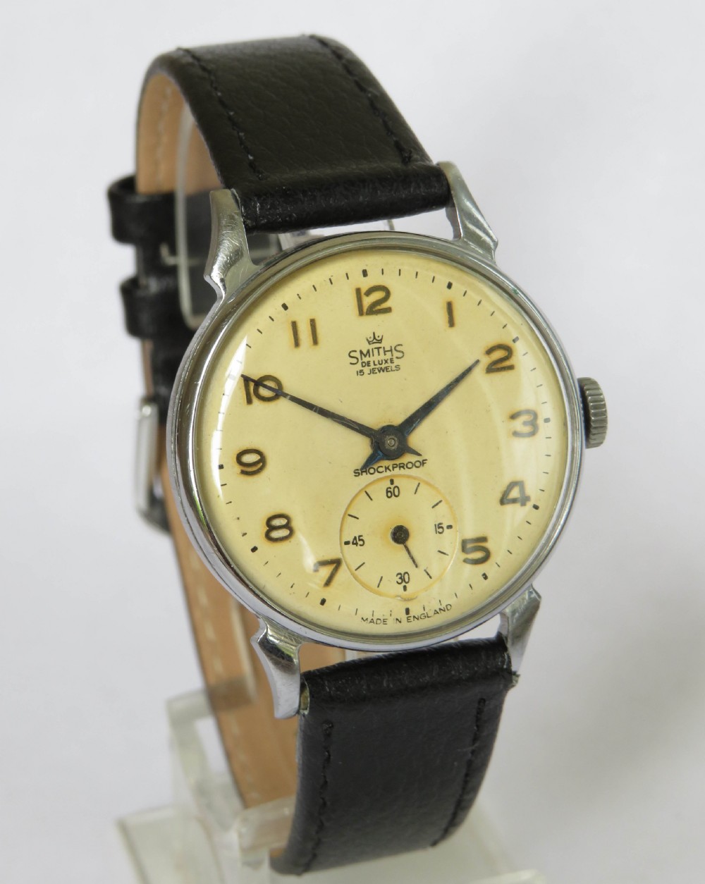Gents Smiths De Luxe wrist watch, made in England View II