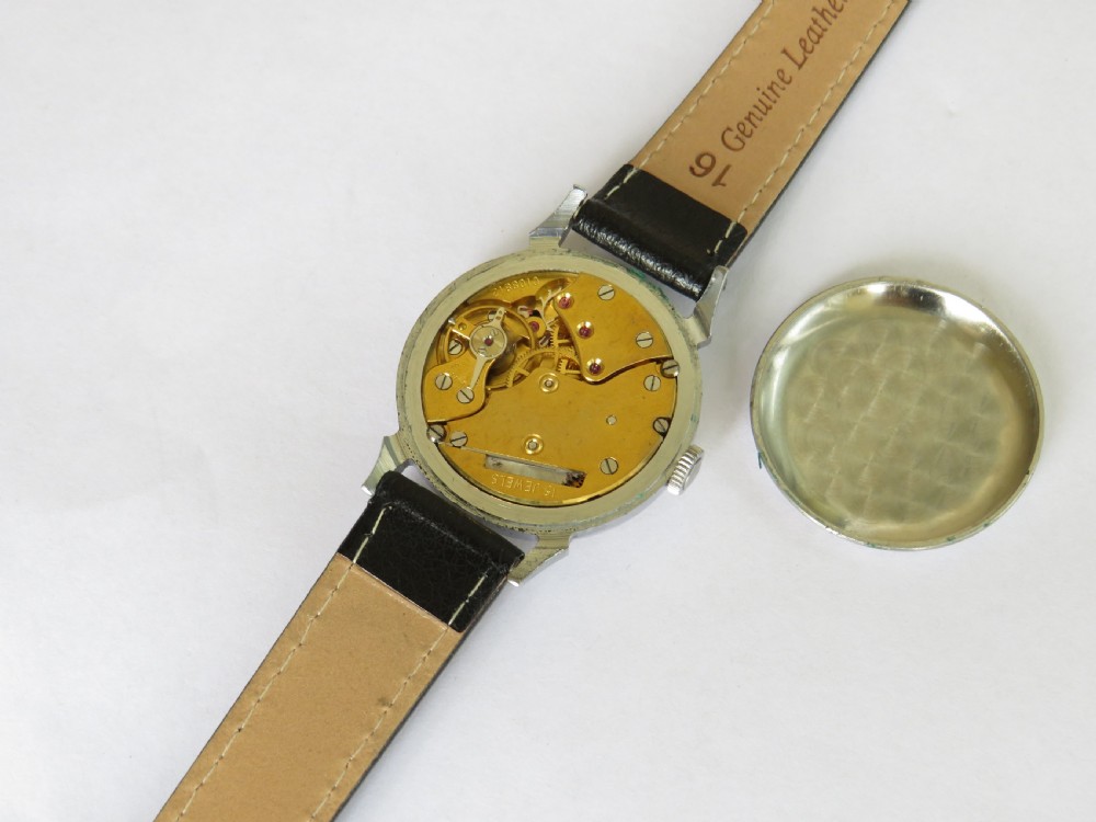 Gents Smiths De Luxe wrist watch, made in England View III