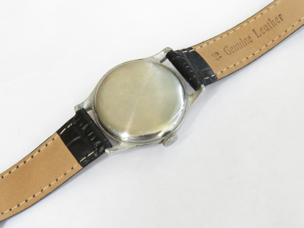 Gents 1950s Smiths De Luxe wrist watch View III