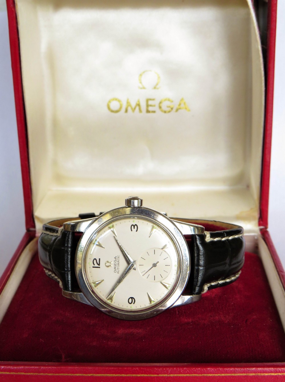 Gents Omega bumper automatic wrist watch, 1950 View IV