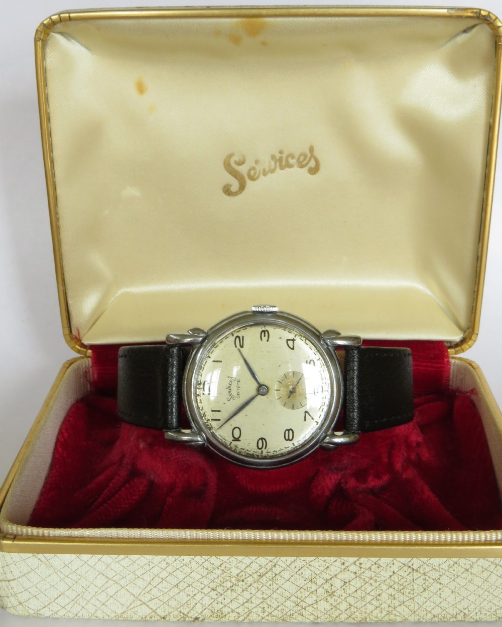 Gents 1940s Services On Time wrist watch View III