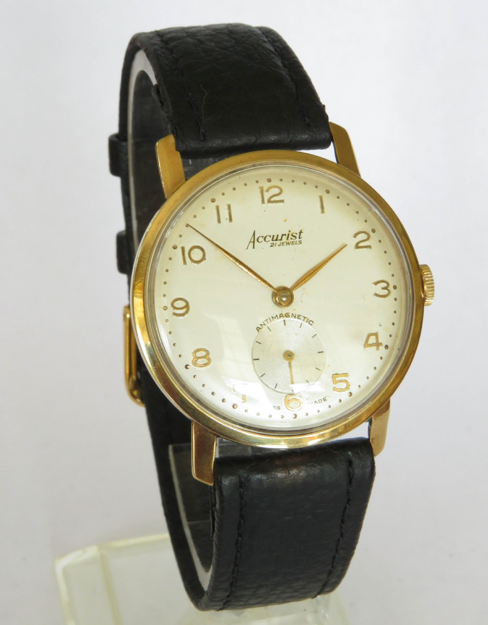 Gents 9 carat gold Accurist wrist watch, 1966 View II