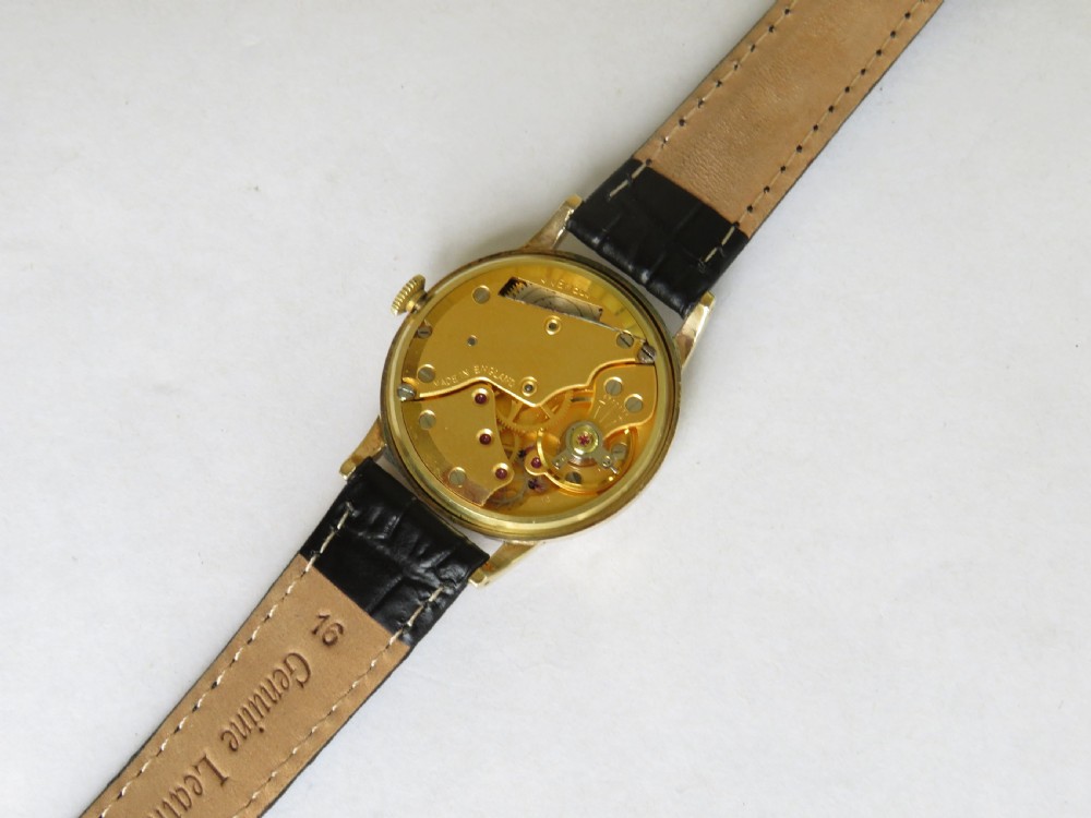 Gents 9ct gold Smiths De Luxe wrist watch, 1963 View IV