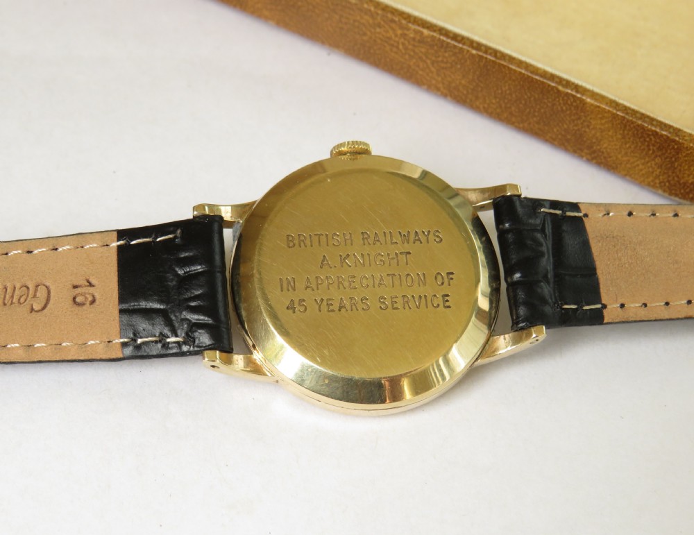 Gents 9ct gold Smiths De Luxe wrist watch, 1963 View V