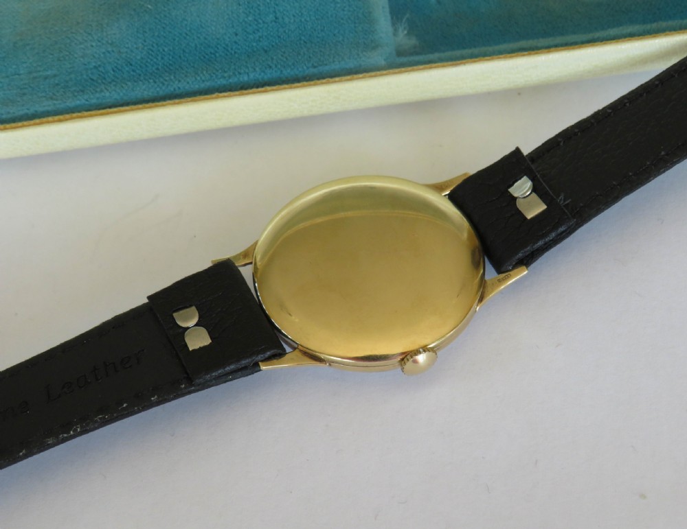 Gents 9ct gold Accurist wrist watch, 1960 View IV