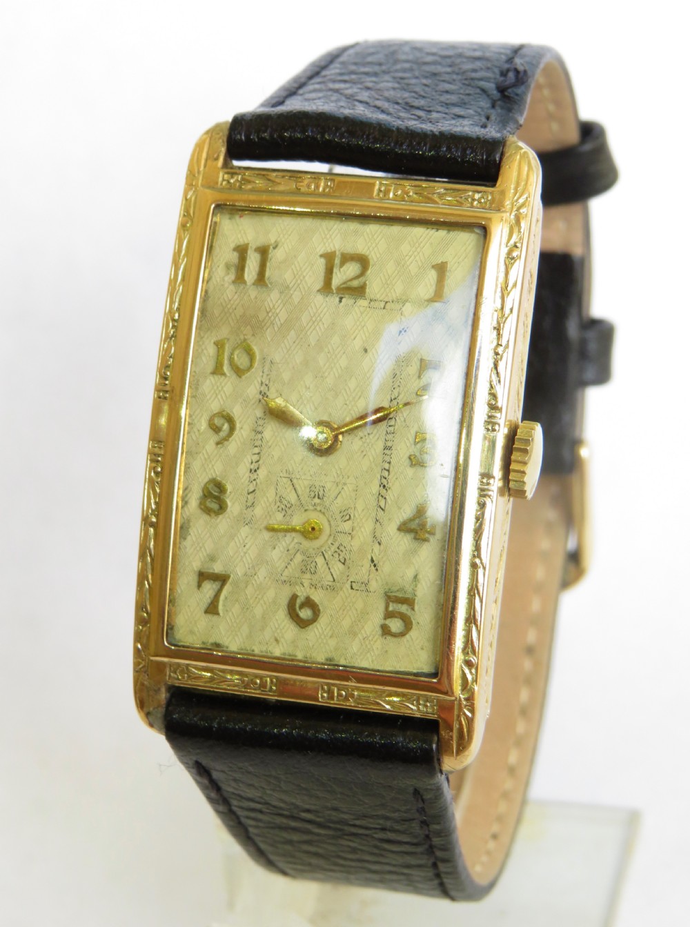 Good sized mens 9ct gold Art Deco wrist watch