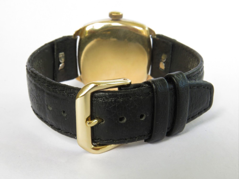 Gents 9ct gold Waltham Wrist Watch, 1933 View IV