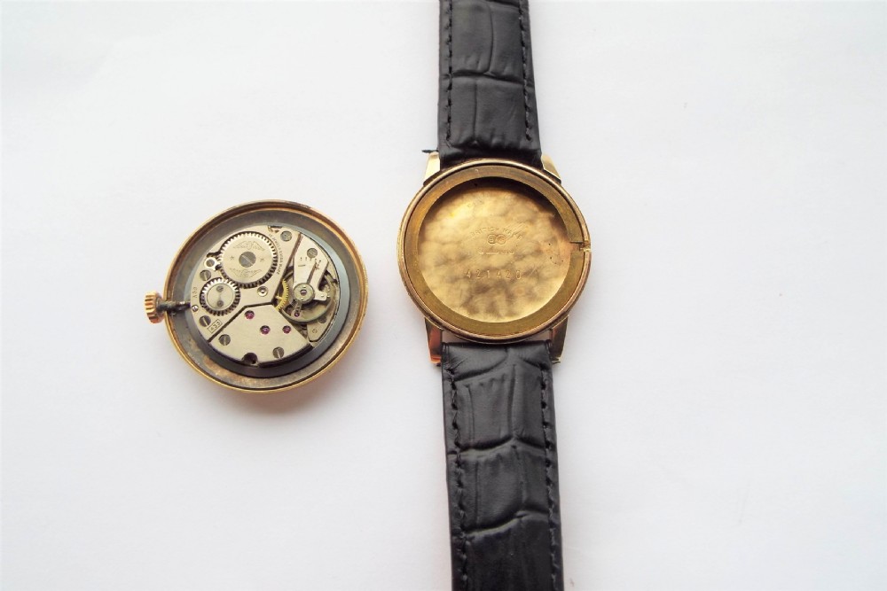 Gents 9ct gold Rotary wrist watch, 1967 View III