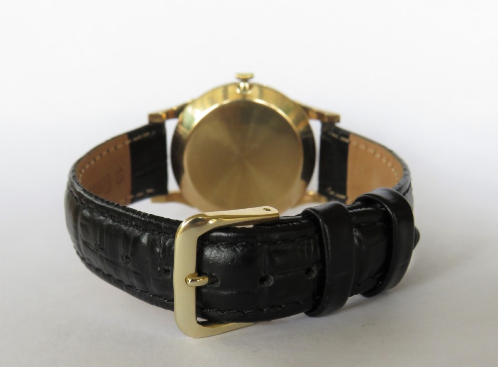 Gents 9ct gold Accurist wrist watch, 1956 View V