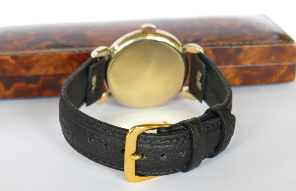 Gents 9ct gold Rotary wrist watch, 1946 View V