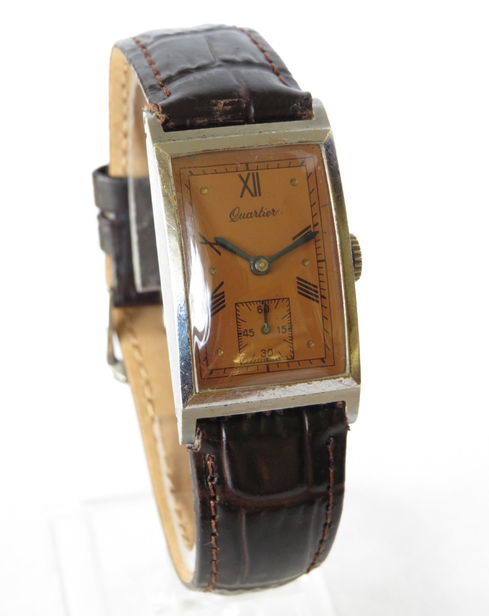 1940s Art Deco Quartier wrist watch View II