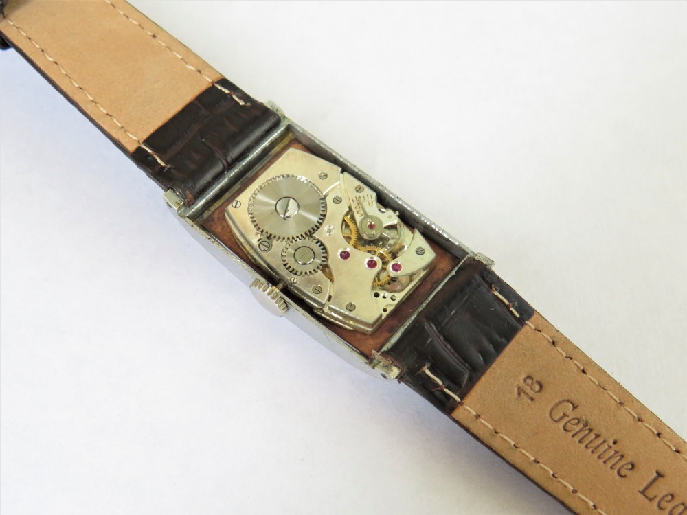 1940s Art Deco Quartier wrist watch View III