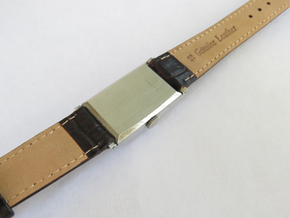 1940s Art Deco Quartier wrist watch View IV