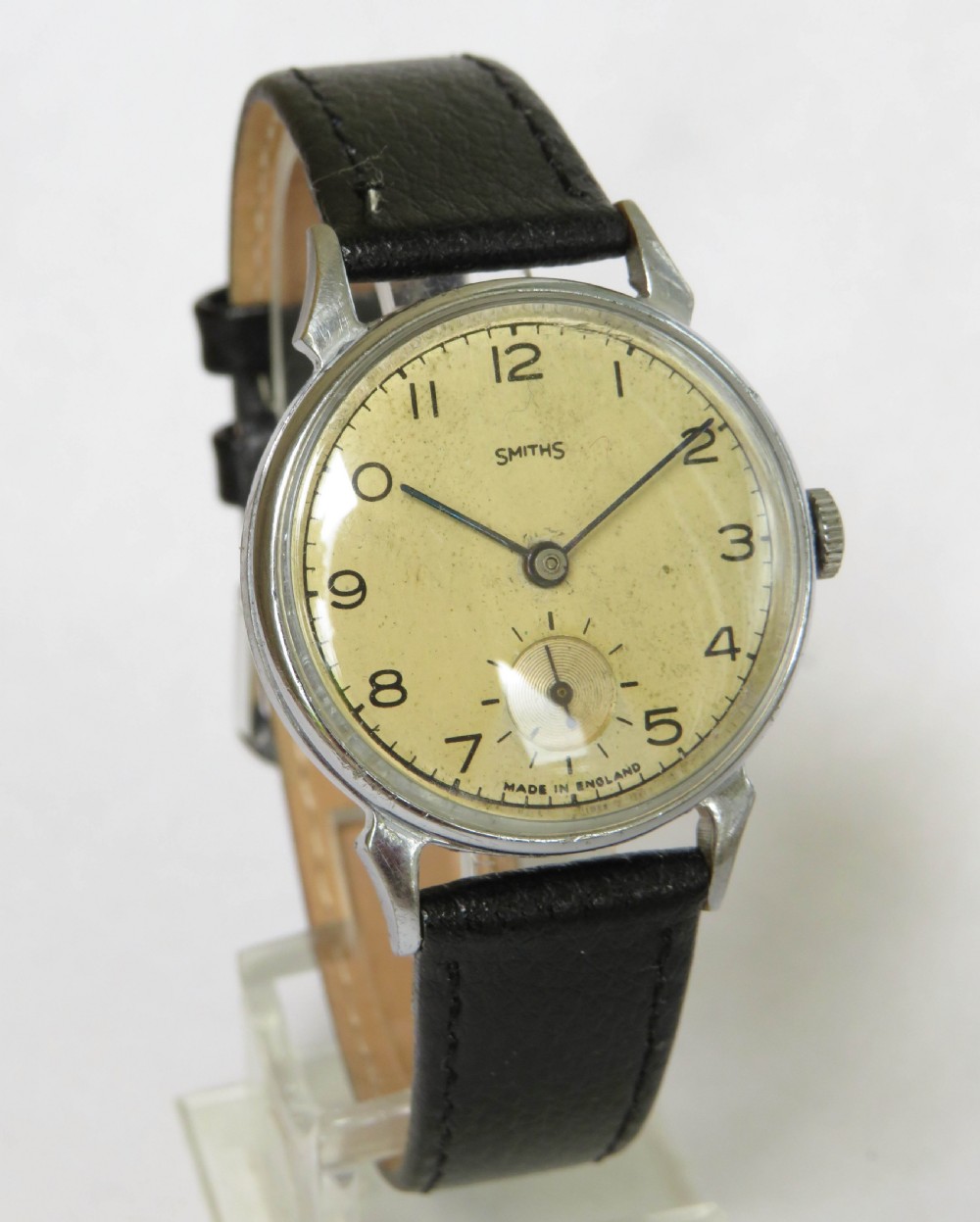 Gents 1940s Smiths wrist watch View II