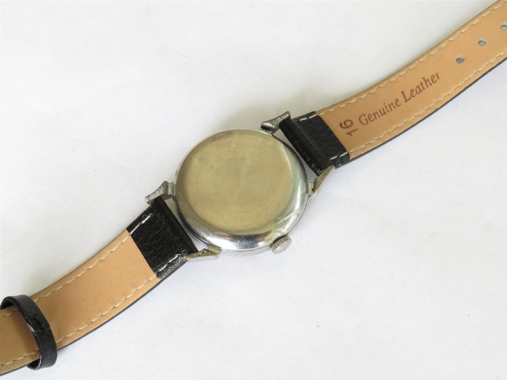 Gents 1940s Smiths wrist watch View IV