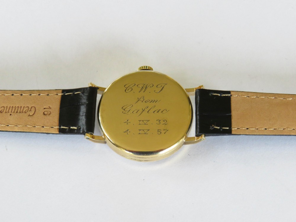 Gents 9ct gold Smiths De Luxe wrist watch, 1955 View IV