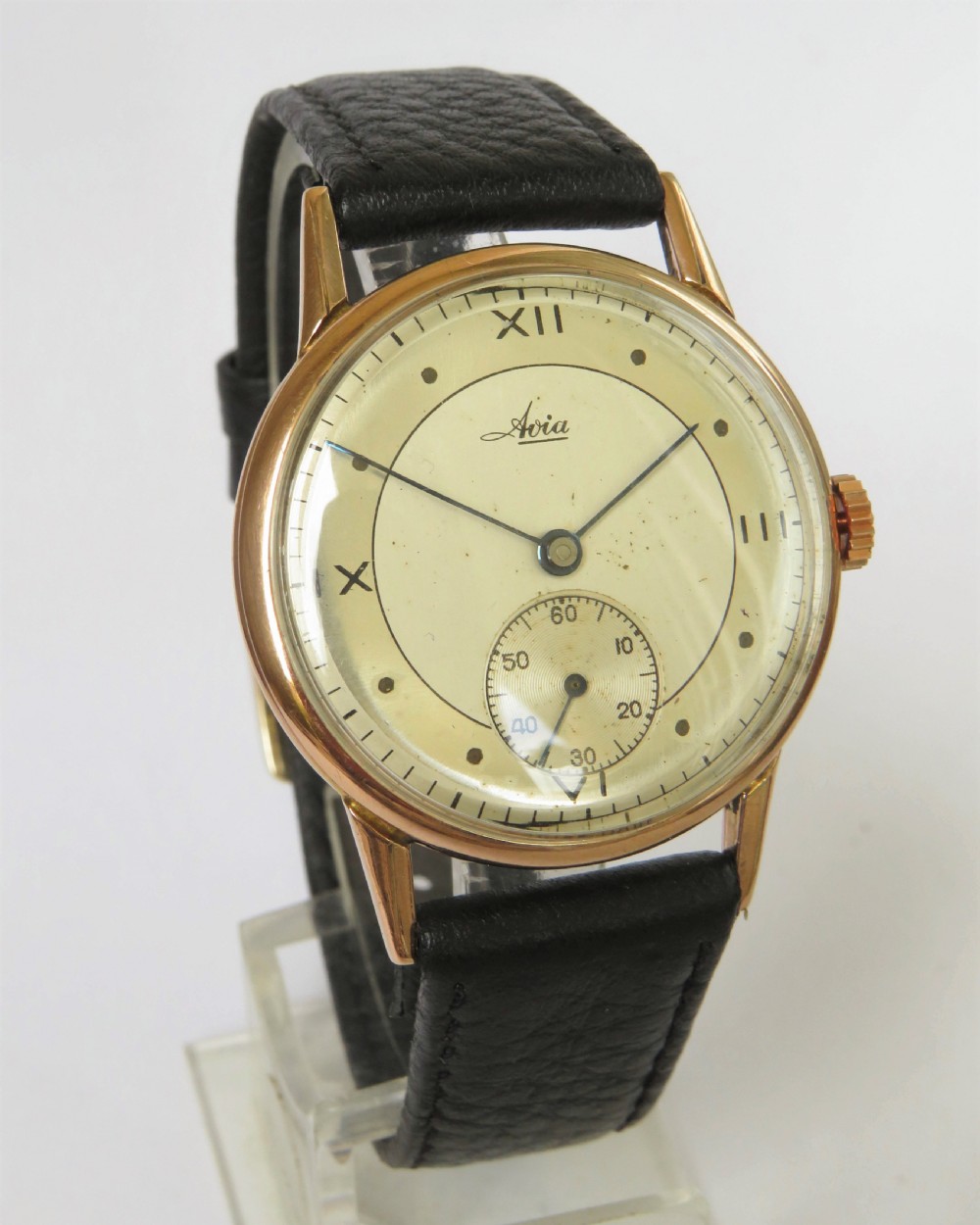 Gents 9ct gold Avia wrist watch, 1947 View II