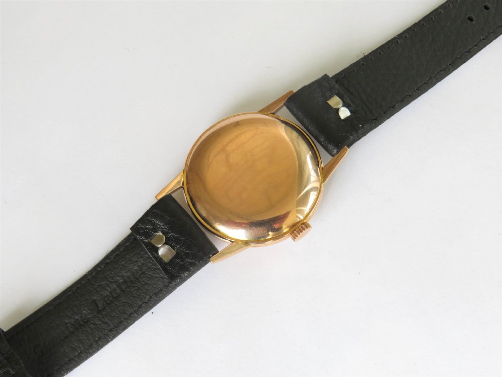 Gents 9ct gold Avia wrist watch, 1947 View V