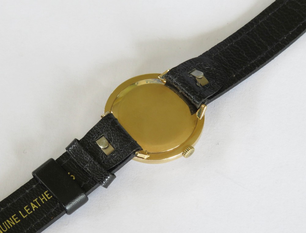 Gents 9ct gold Rotary watch, 1969 View V