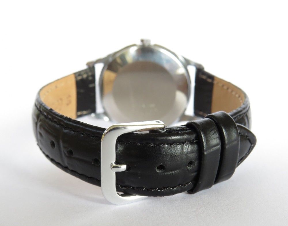 Gents 1950s triple date wrist watch View IV