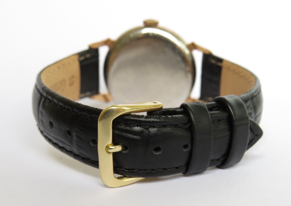 Gents 1940s Smiths De Luxe wrist watch View III