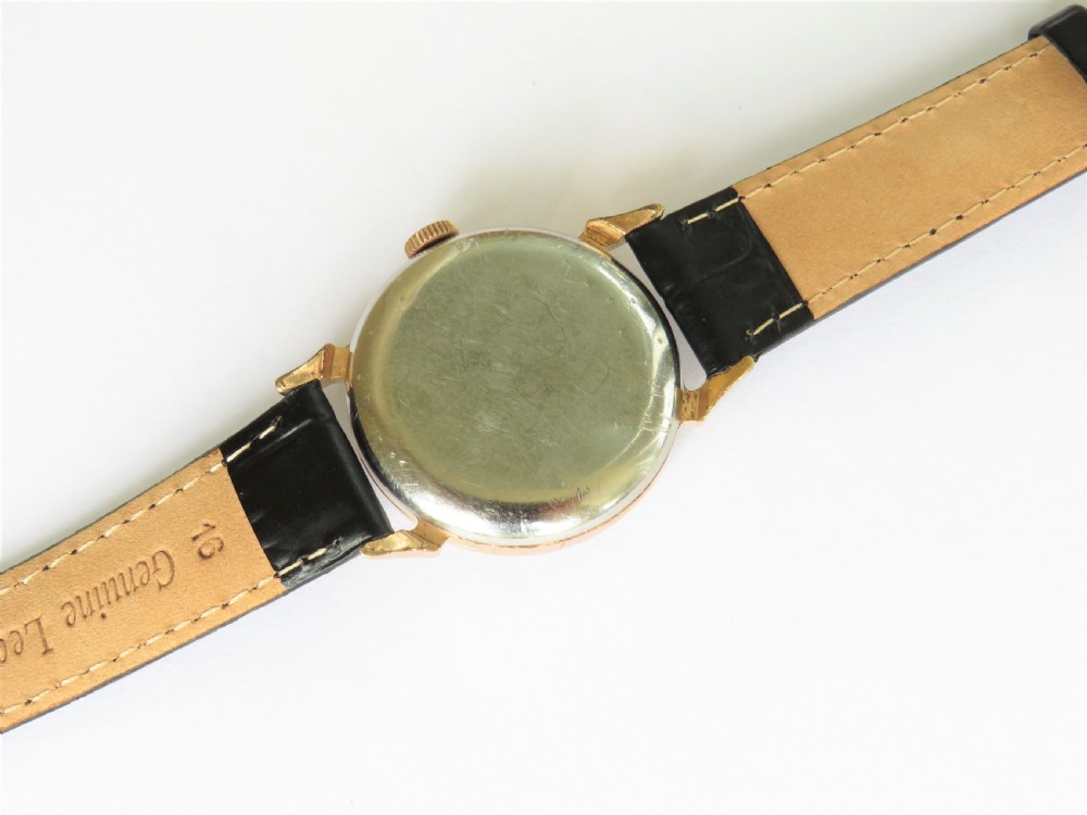 Gents 1940s Smiths De Luxe wrist watch View V