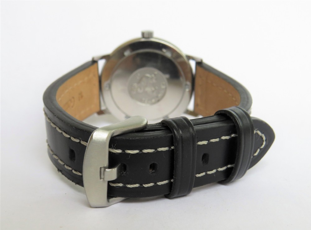 Gents Omega Seamaster De Ville wrist watch, 1966 View V