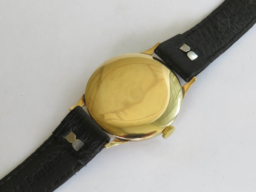 Gents 9ct gold Nivada wrist watch, 1962 View V