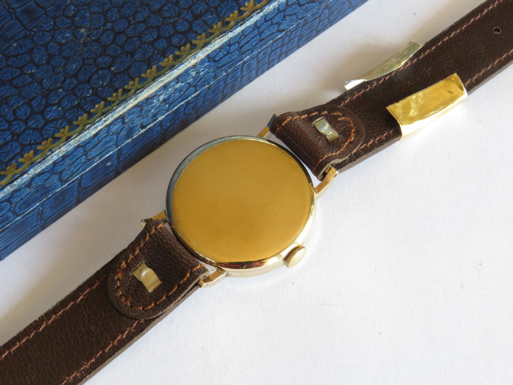 Gents 9ct gold Smiths watch for J W Benson View IV