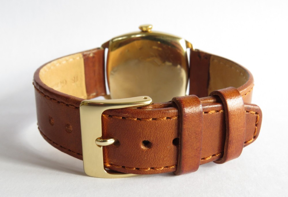 Gents 9ct gold Longines wrist watch, 1945 View IV