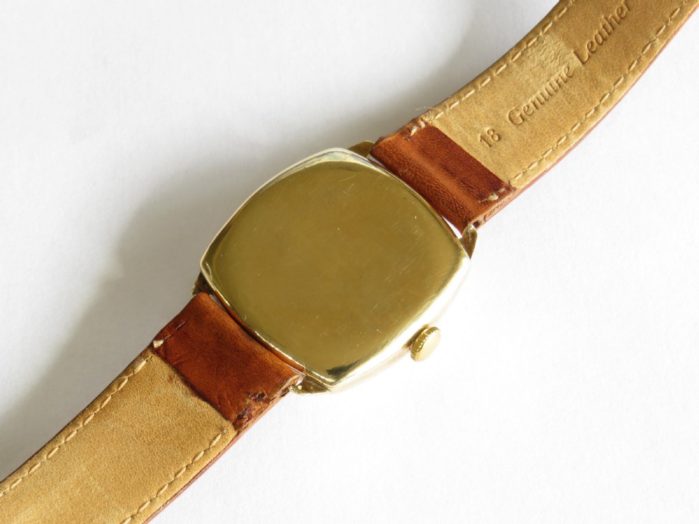 Gents 9ct gold Longines wrist watch, 1945 View V