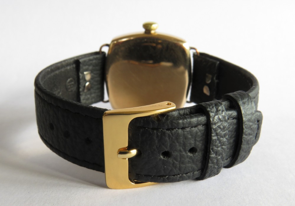 Gents 1920s 9ct gold Waltham wrist watch View IV