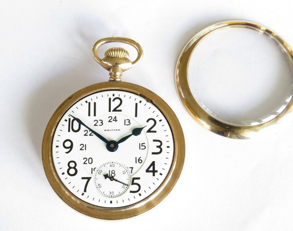 Antique Waltham Canadian railroad pocket watch, 1918 View III