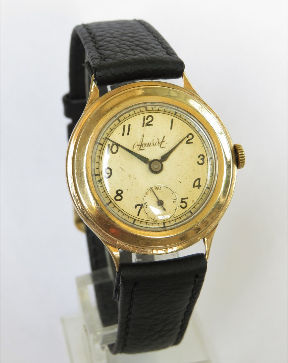 Gents 9ct gold Accurist wrist watch, 1945 View IV