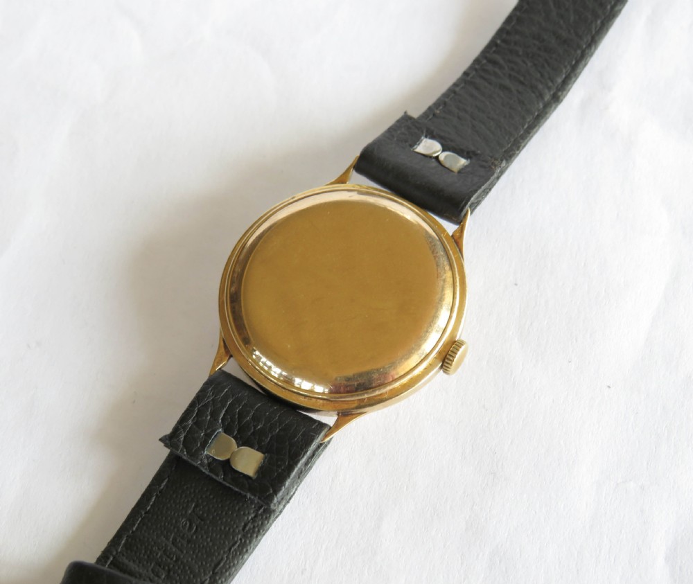 Gents 9ct gold Accurist wrist watch, 1945 View VI