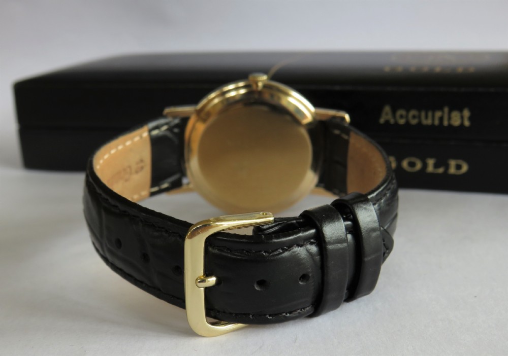 Gents 9ct gold Accurist wrist watch, 1958 View V