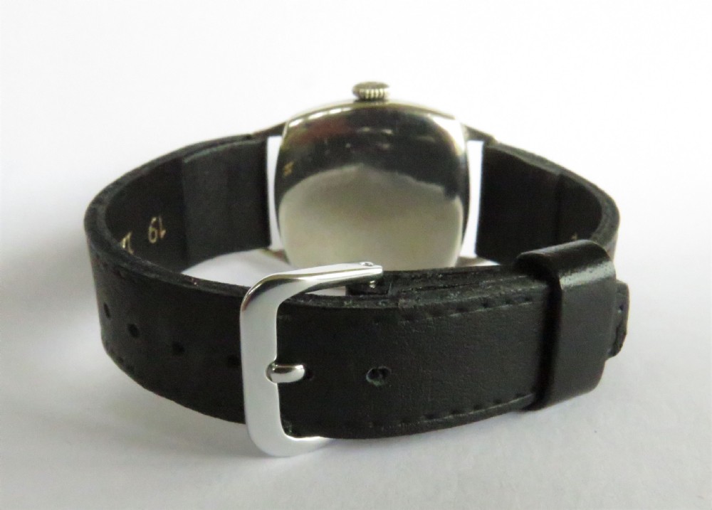 Gents 1928 silver wrist watch View IV