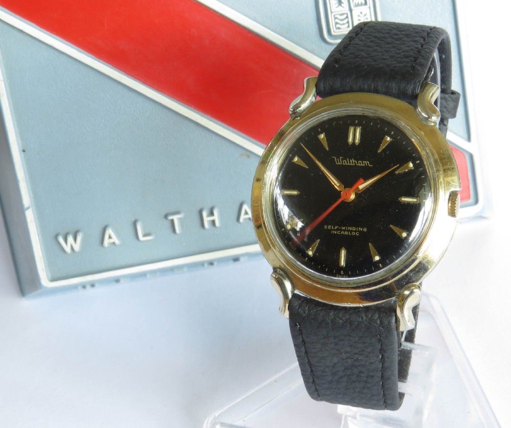 Gents 1950s Waltham 'flying saucer' wrist watch View II