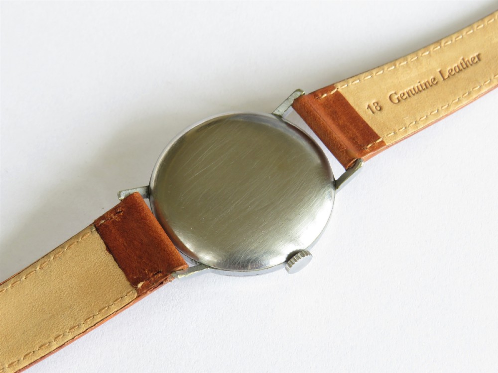 Gents WW2 era Zenith wrist watch View V