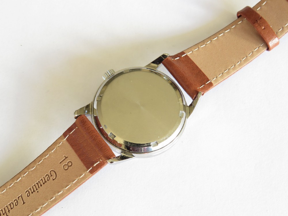 Gents Vertex Revue bumper automatic wrist watch View IV