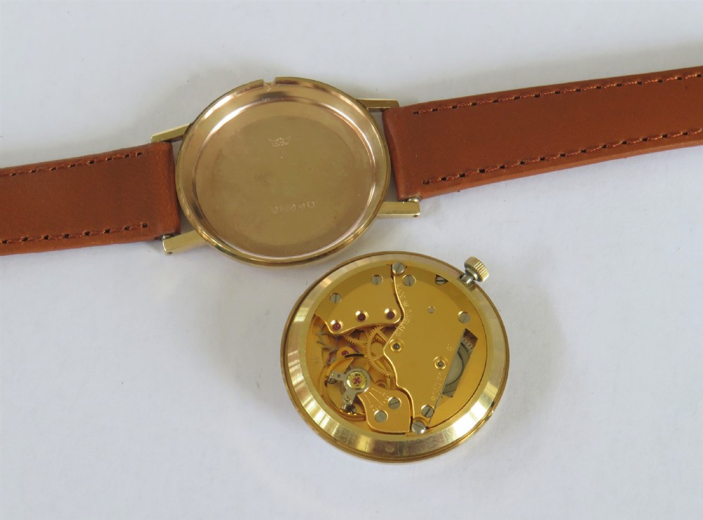 Gents 9ct gold Smiths Astral wrist watch, 1965 View IV
