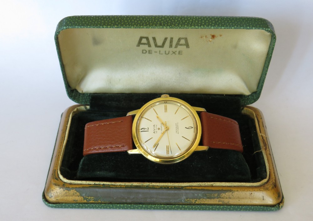 Gents 1960s Avia De Luxe wrist  View II