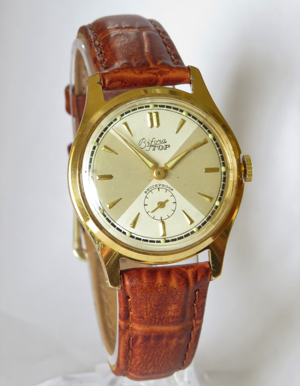 1950s Bifora Top wrist watch View II